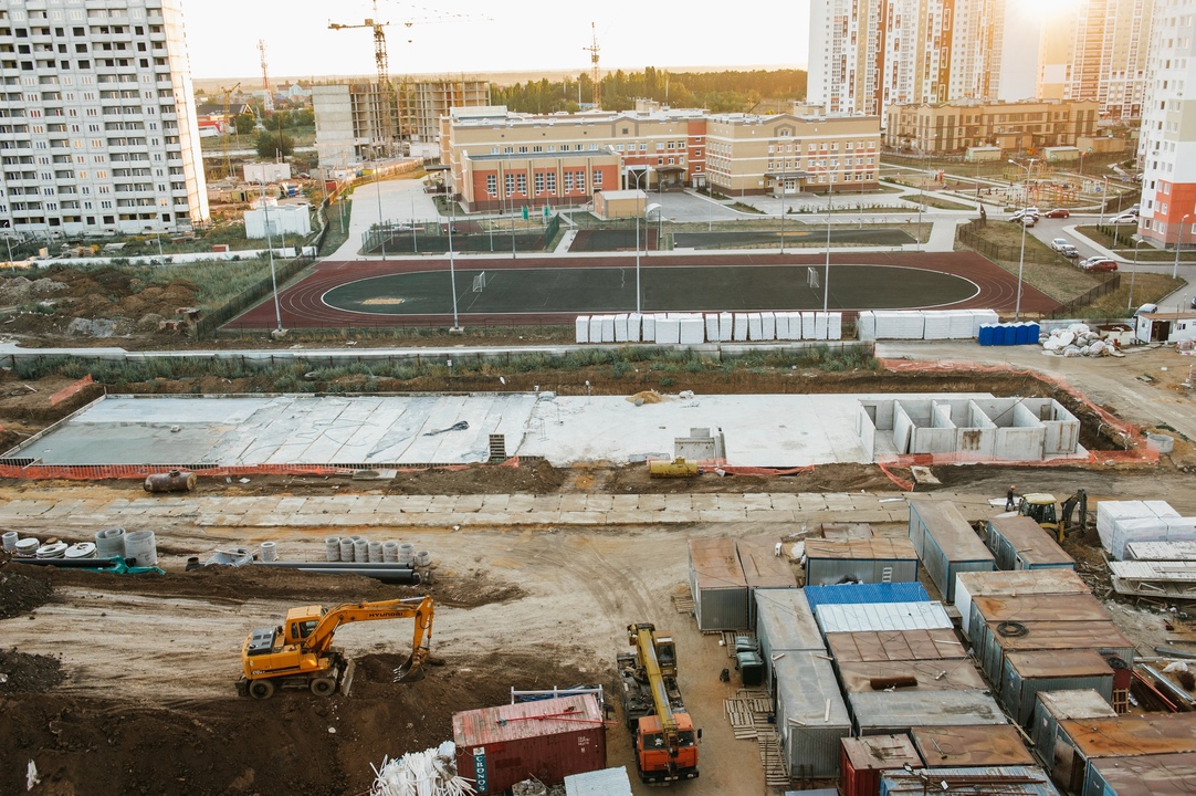 Инстеп Свиридова позиция 2. Инстеп Свиридова фото. Инстеп Сити Курск план застройки. Инстеп стройка вид сверху фото.